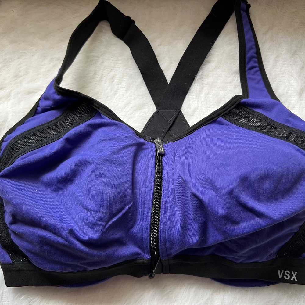 Victoria's Secret Sports Bra - Size 36DD